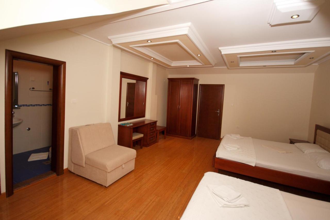 Hotel Rr แฮร์เซ็ก-โนวี ภายนอก รูปภาพ