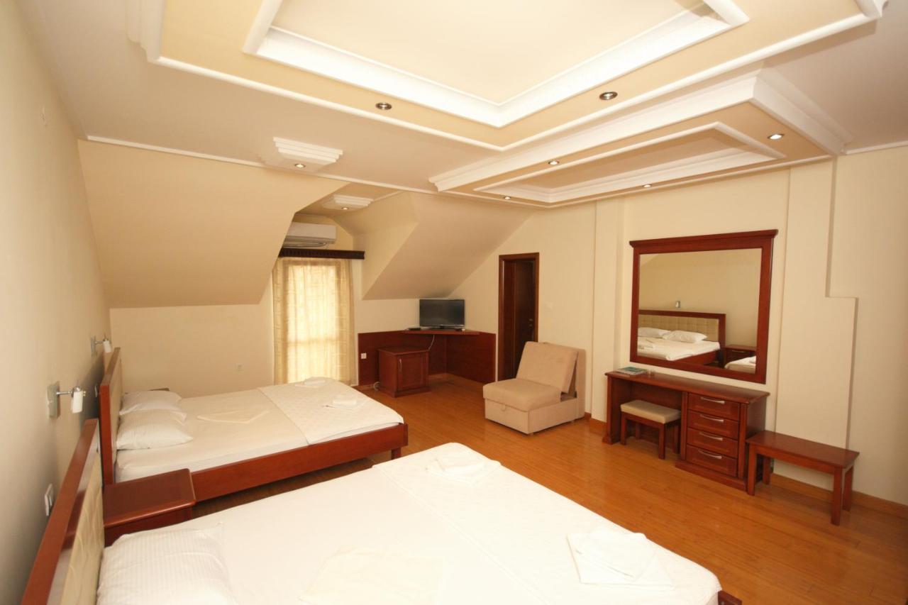 Hotel Rr แฮร์เซ็ก-โนวี ภายนอก รูปภาพ