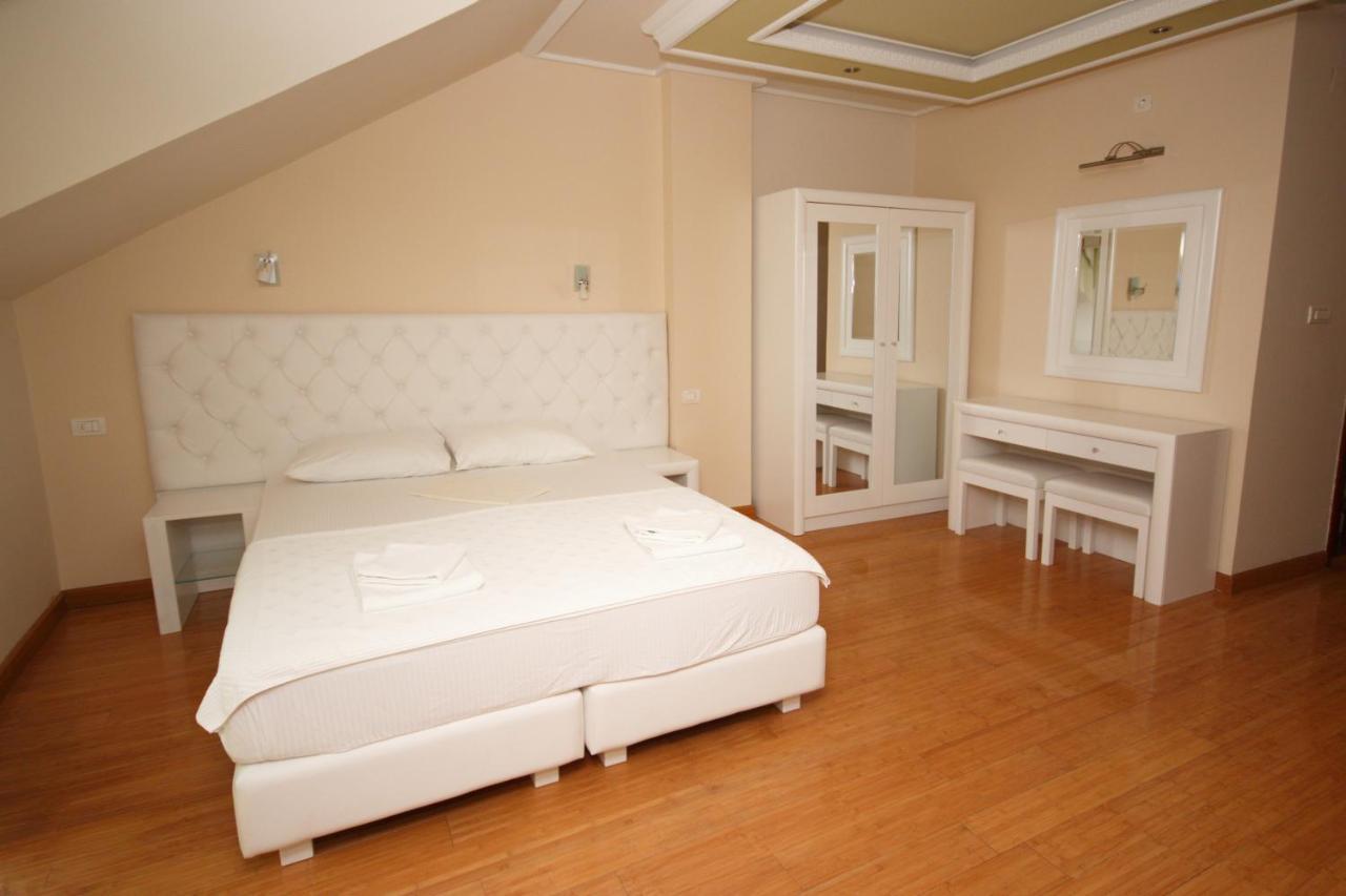 Hotel Rr แฮร์เซ็ก-โนวี ภายนอก รูปภาพ