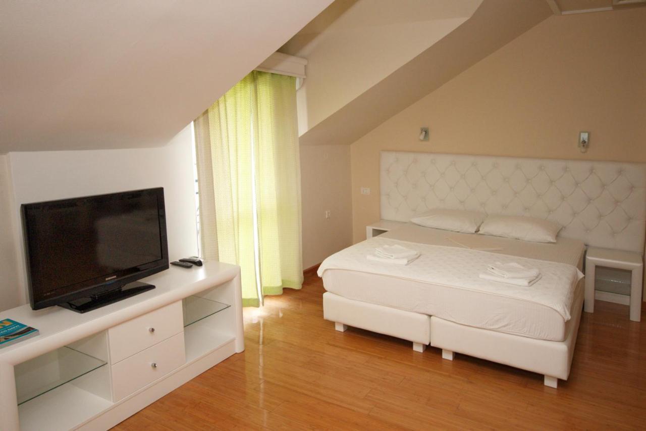 Hotel Rr แฮร์เซ็ก-โนวี ภายนอก รูปภาพ