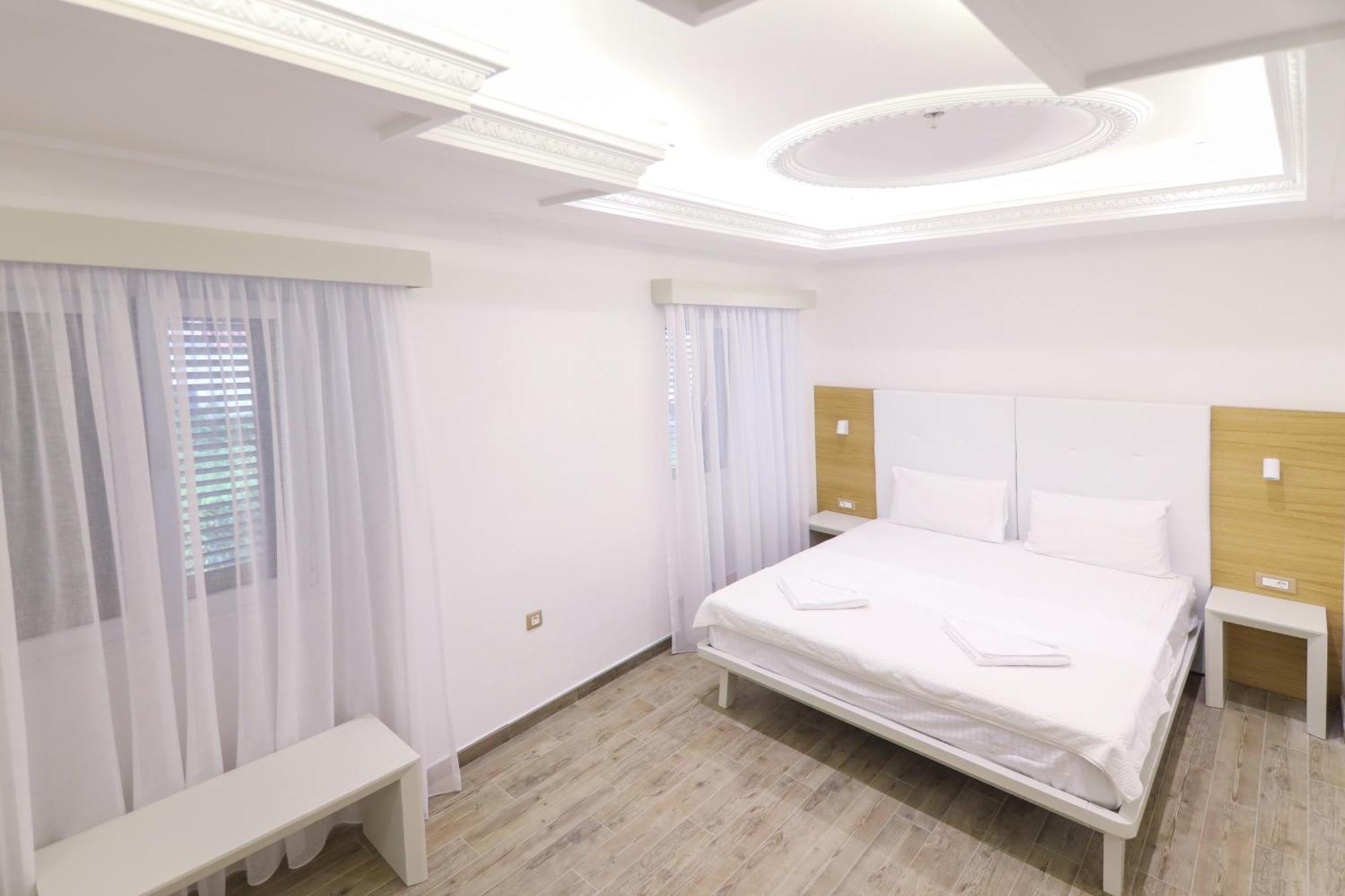 Hotel Rr แฮร์เซ็ก-โนวี ภายนอก รูปภาพ