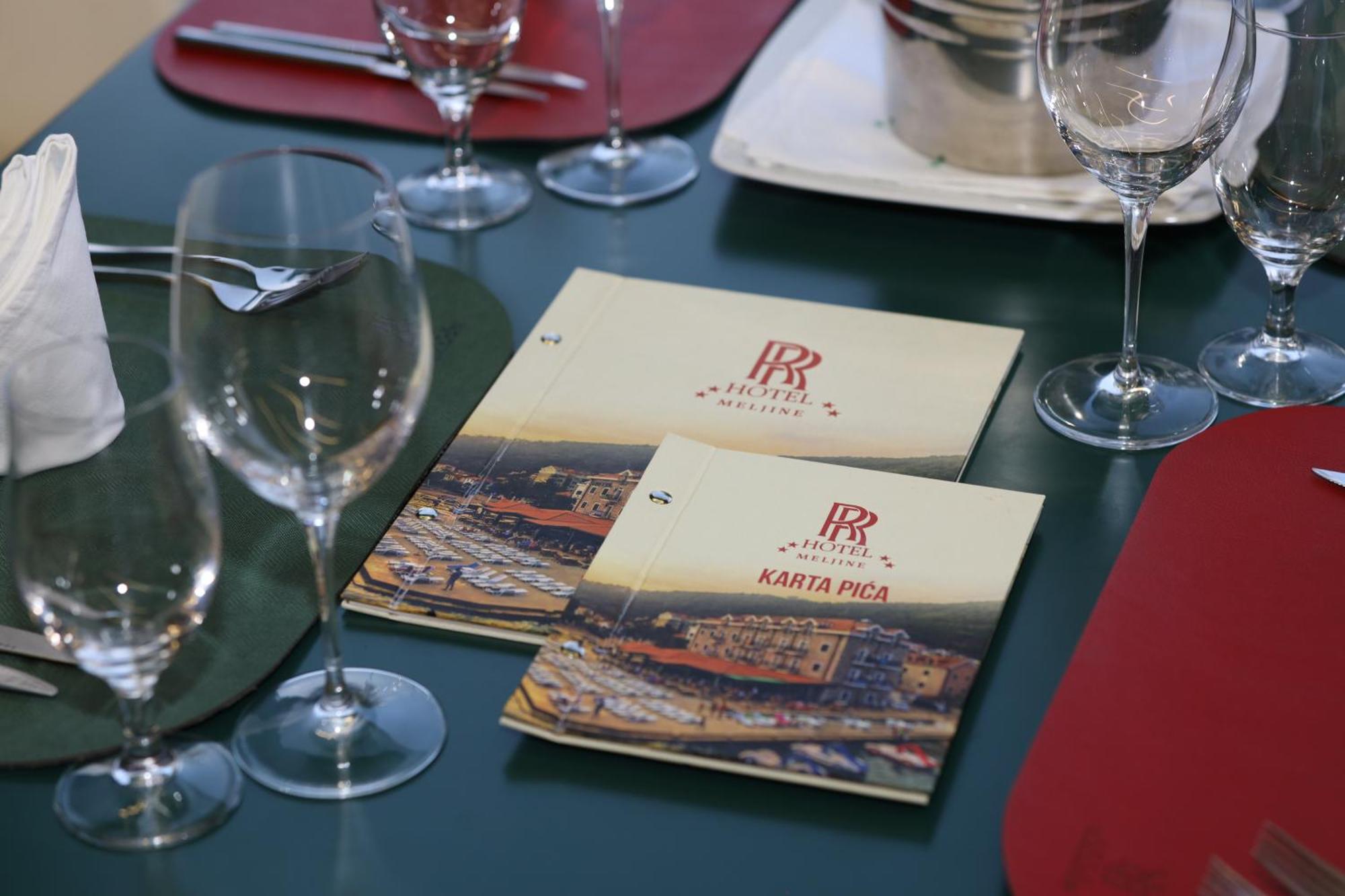 Hotel Rr แฮร์เซ็ก-โนวี ภายนอก รูปภาพ